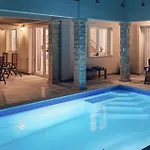 Three-bedroom In Novigrad *