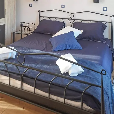 Three-bedroom In Novigrad 度假居 诺维格勒达尔马提亚