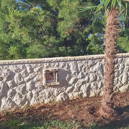 Three-bedroom In Novigrad 度假居 *