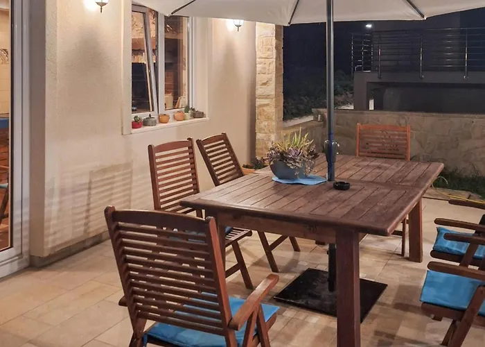 Three-bedroom In Novigrad * Novigrad (Dalmatia)