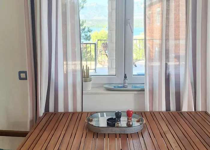 Three-bedroom In Novigrad Novigrad (Dalmatia)