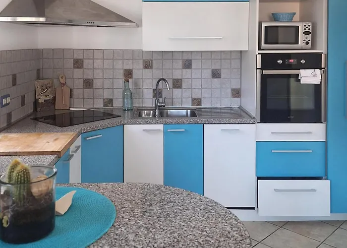 Three-bedroom In Novigrad Casa de Férias