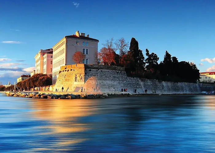 Casa de Férias Three-bedroom In Novigrad