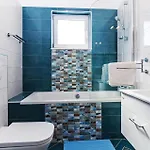 Three-bedroom In Novigrad Vikendica *
