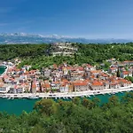 Three-bedroom In Novigrad Novigrad (Dalmatia)