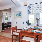 Vikendica Three-bedroom In Novigrad