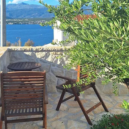 Three-bedroom In Novigrad *