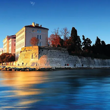 Tatil Evi Three-bedroom In Novigrad