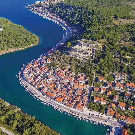 Three-bedroom In Novigrad