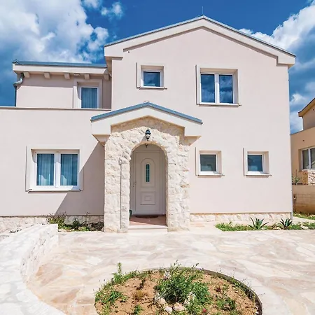 Vikendica Three-bedroom In Novigrad