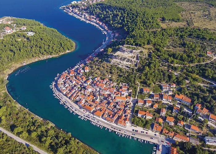 Three-bedroom In Novigrad