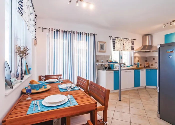 Three-bedroom In Novigrad Vikendica *